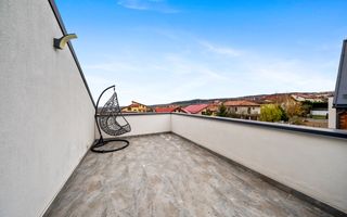 Casa moderna, spatioasa , pe o strada privata retrasa! - Poză 13