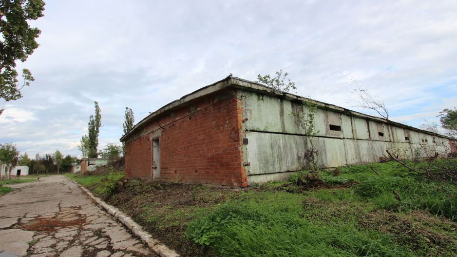 Vanzare hale Mosnita Noua-fosta Ferma 7 - Poză 1