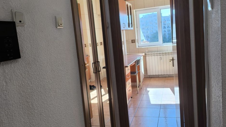 De Inchiriat Apartament 4 camere Nemobilat Piata Unirii Metrou - Poză 10