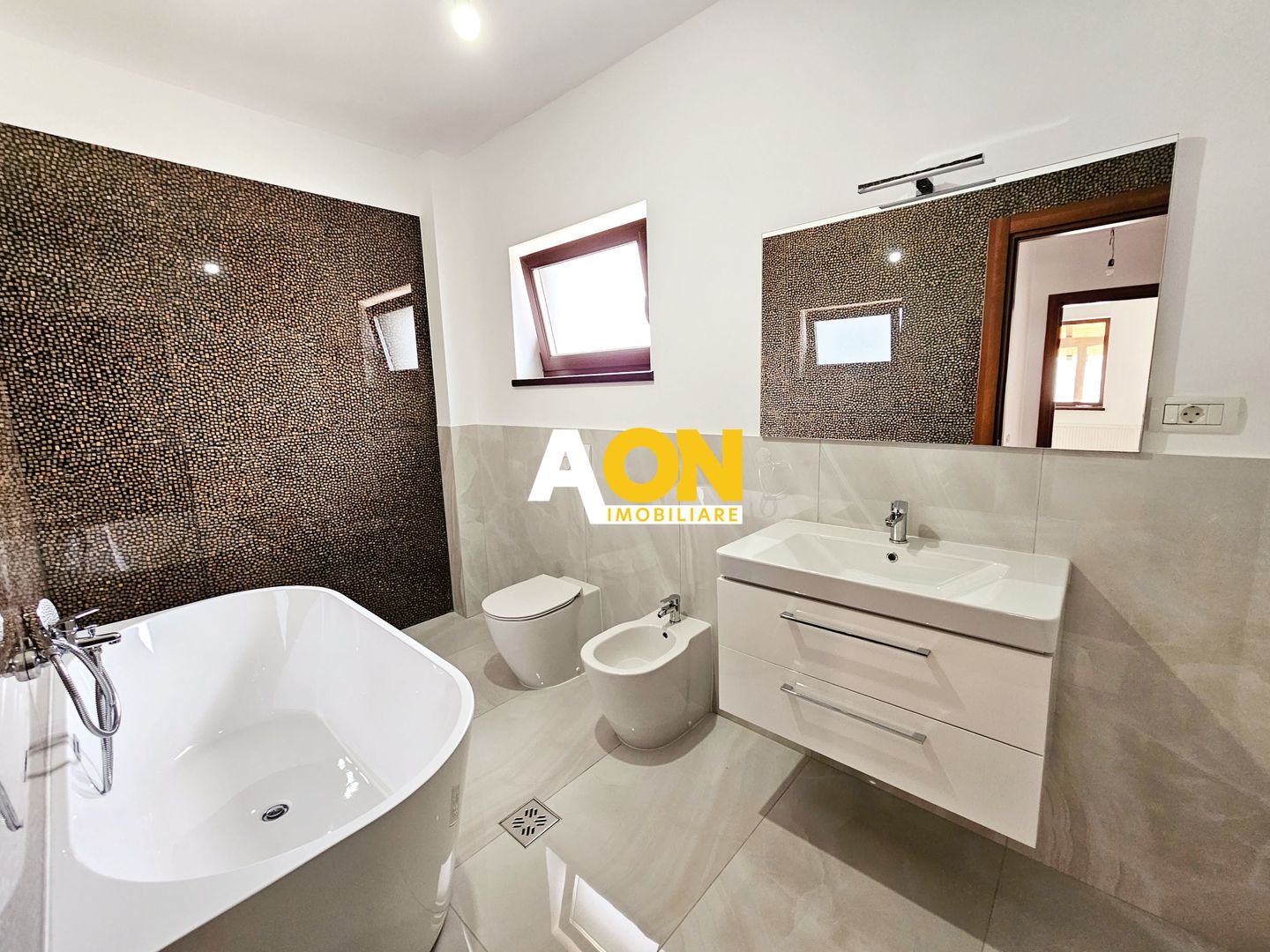 1/2 Duplex, 4 camere, 449 mp teren, asfalt, toate utilitatile, Cetate - Poză 12