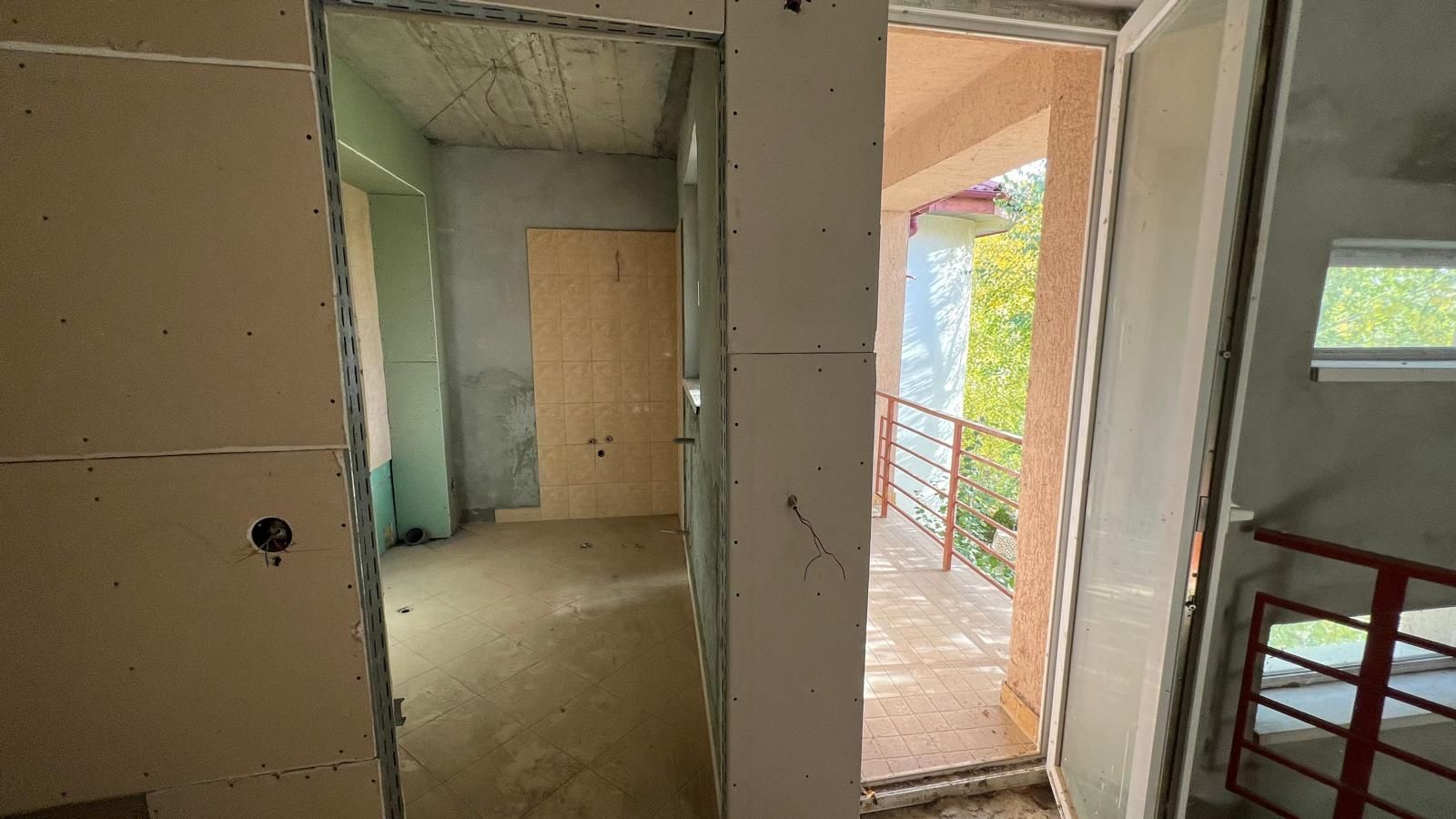 Casa la gri in Pipera  cu potential 1000 euro m2 - Poză 20