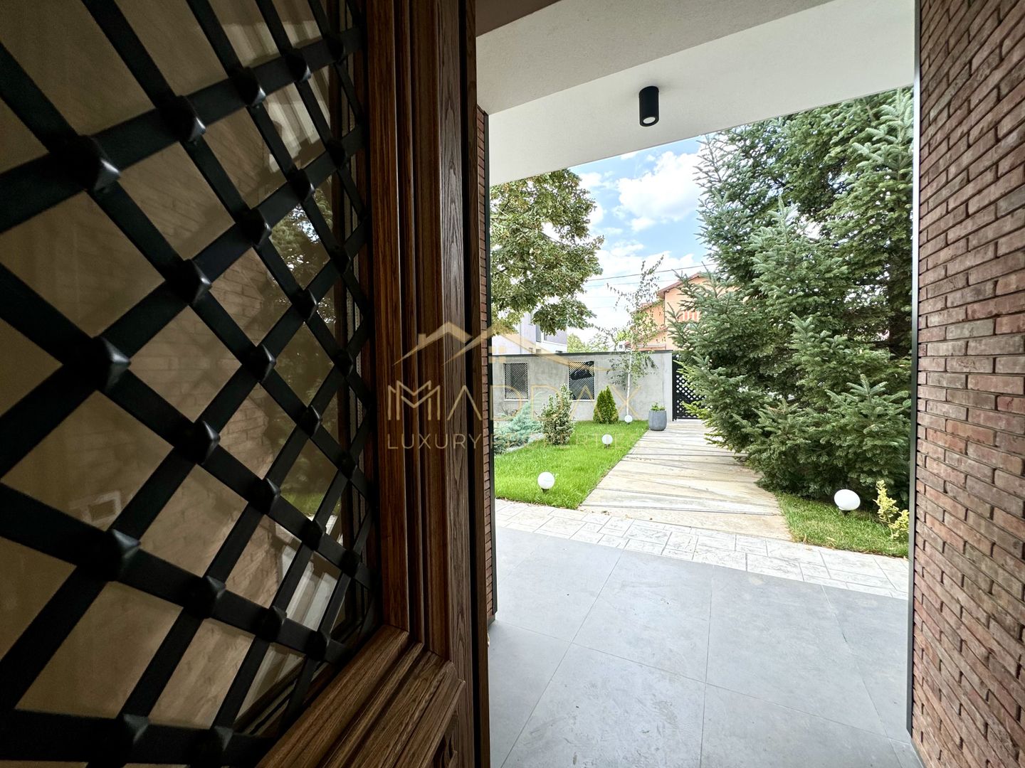 Vila cu 5 camere // * 565 mp gradina* // Tunari - Poză 103
