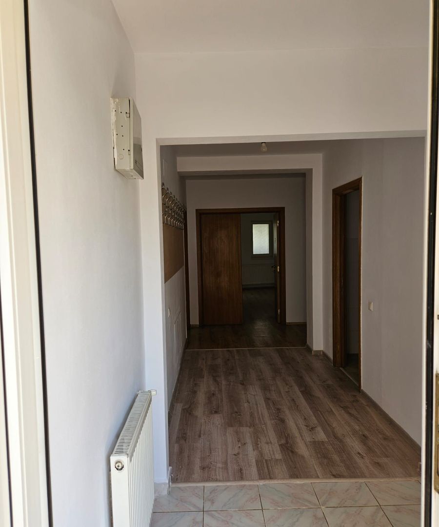 Vila,Parter+Etaj comuna Berceni 169000 eur - Poză 26