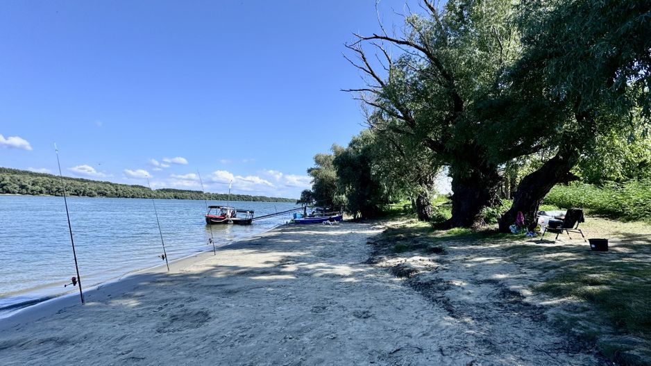 Hotel 20 camere Delta Dunarii 50 m deschidere teren 6000 mp acces auto - Poză 22