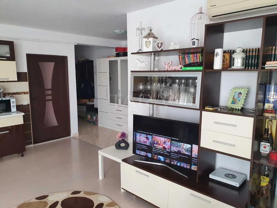 Apartament de vanzare, cu 2 camere, in Floresti, zona Florilor. - Poză 4