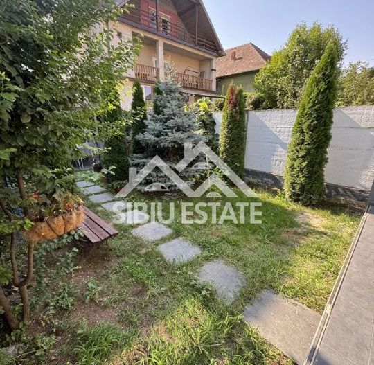 Apartament de inchiriat cu 2 camere, gradina - Zona Parcul Sub Arini - Poză 1