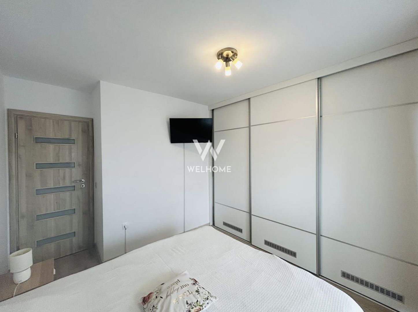 Apartament 3 camere, etaj intermediar, mobilat, 2 bai, 2 balcoane - Poză 18