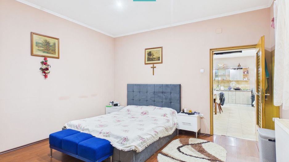 Casă cu 4 camere și teren de 1.910 mp în Macea - Poză 9