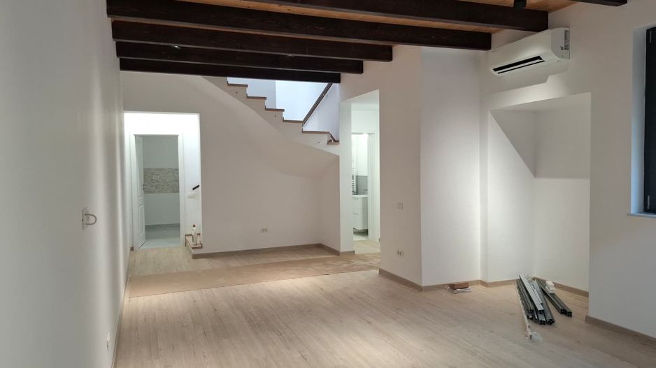 Apartament 4 Camere  in Vila , Centrala , Parcare , Totul Nou L352 - Poză 1