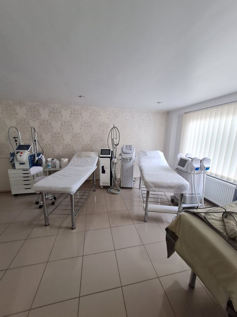 Casă cu teren generos pretabila pentru afacere - Poză 21