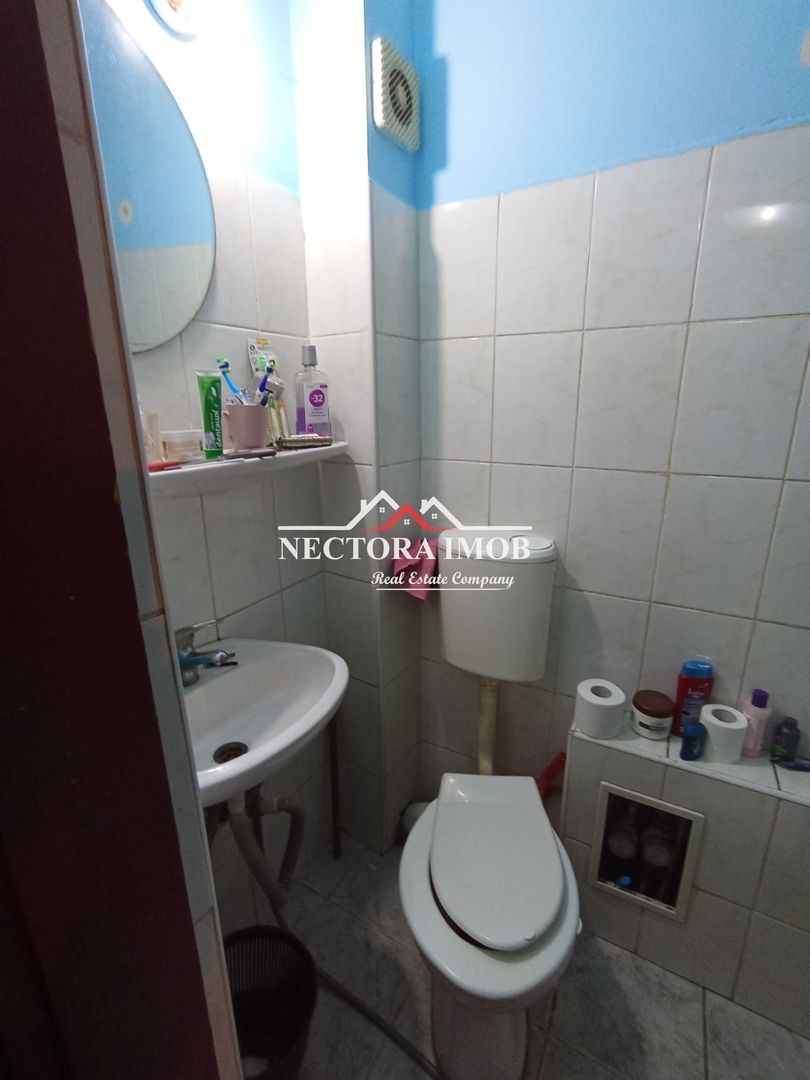 Garsoniera SPLAIUL CRISANEI Str. Poienitei 21mp in blocul portocaliu - Poză 4