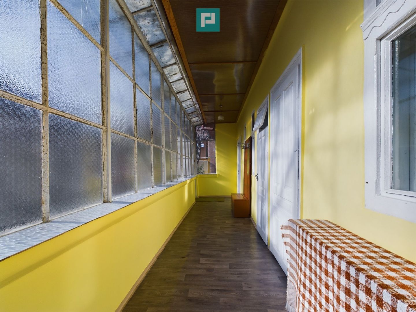 Casă individuală cu teren de 1100 mp și 3 apartamente în curte - Poză 19