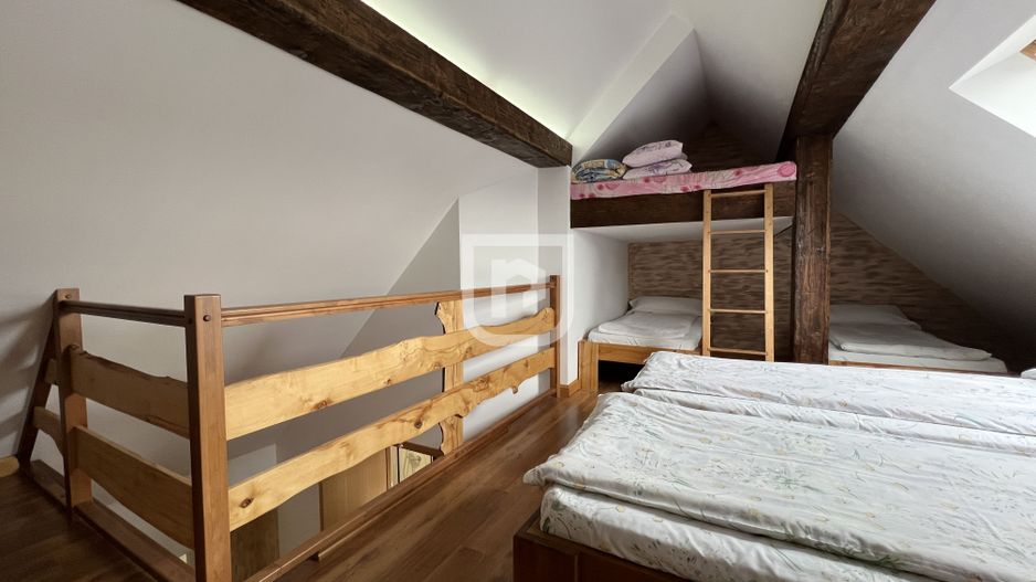 Casa de vacanta spatioasa de vanzare 6 dormitoare in Gura Humorului - Poză 21