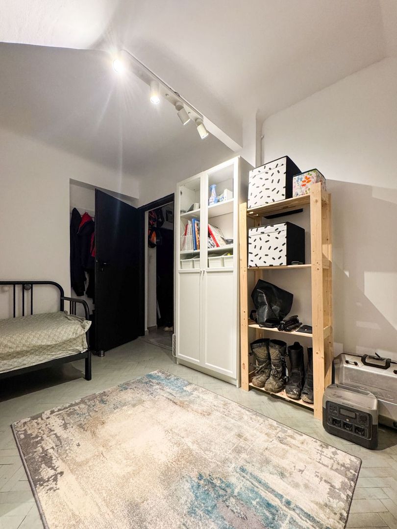 Apartament 2 camere - Domenii, etaj 2/2, centrala noua, curte, boxă, pod. - Poză 5