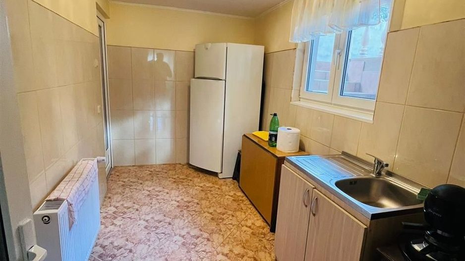 Casa in zona de dealuri - Poză 10