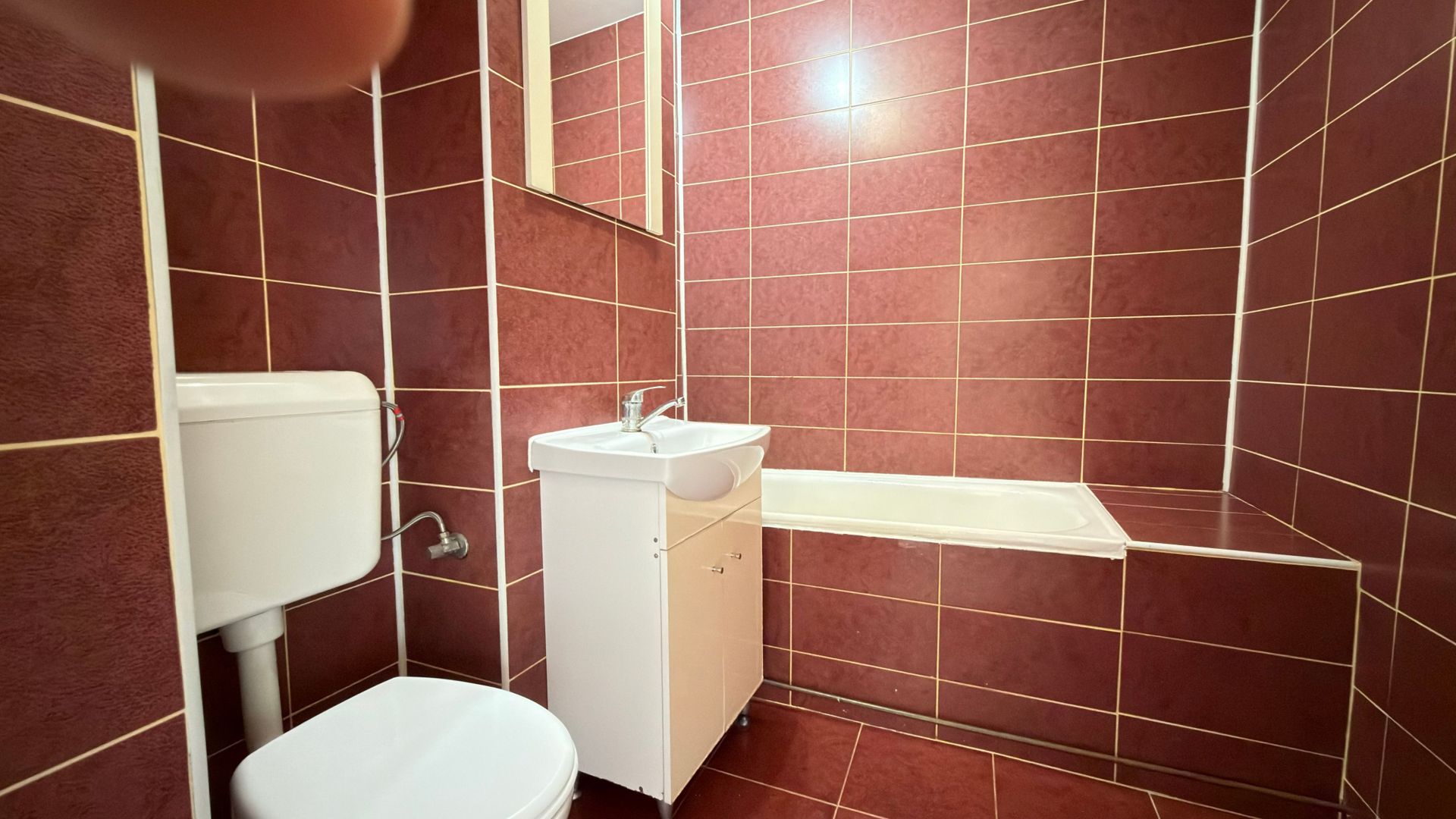 Apartament 3 camere MV1, Etaj IV / Str. Narcisei Nr.9 / Carei - Poză 7