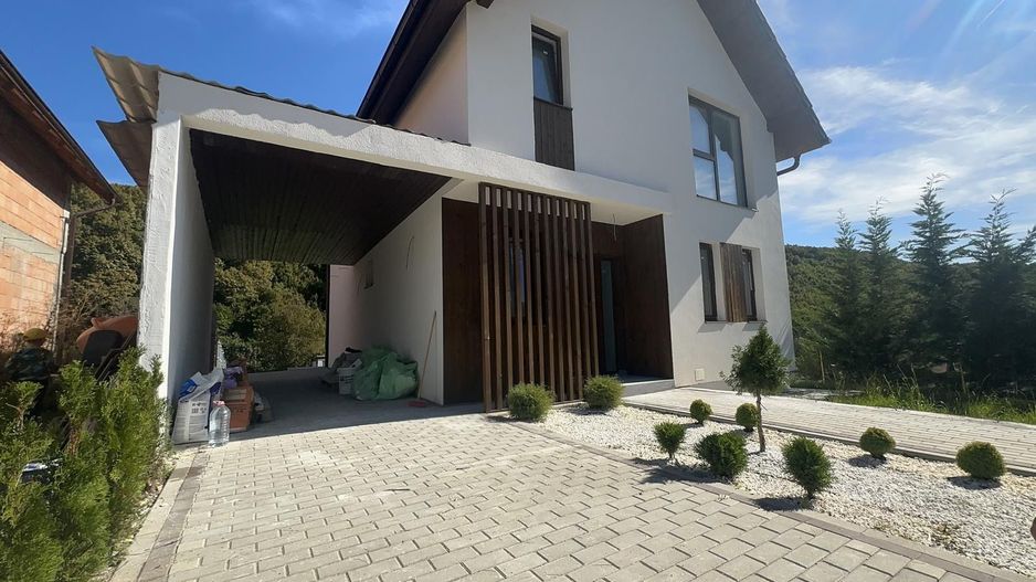 Casă individuală | finisaje moderne | la cheie | curte | Salicea - Poză 4