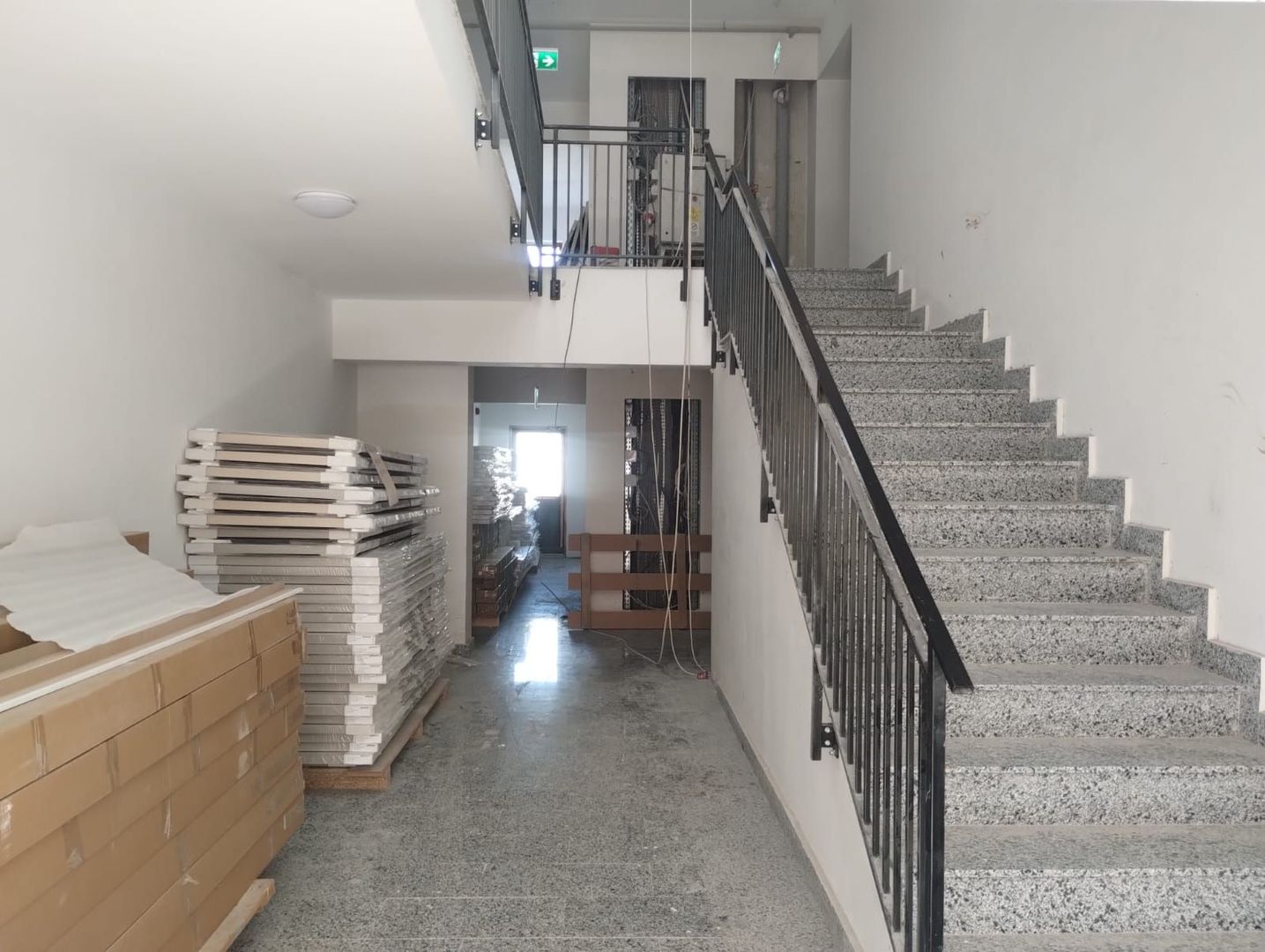 Apartament Decomandat Centrala Proprie Etaj 1 Metalurgiei - Poză 1