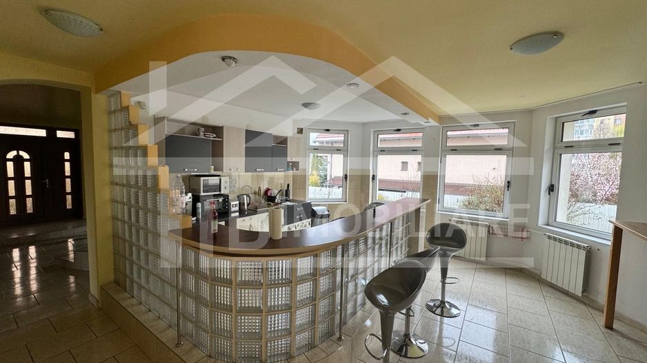 Vila cu 6 camere, 420mp,  teren 720mp, parcari, Zona Shopping City - Poză 21