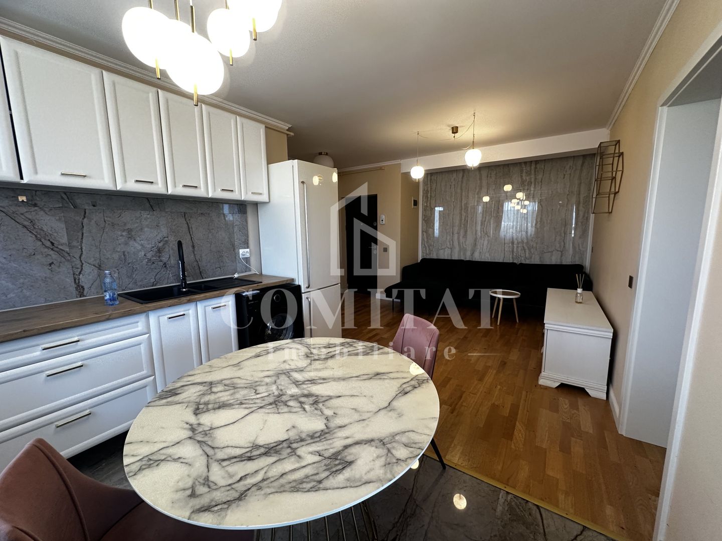 Apartament 3 camere | Loc de parcare | Zona Restaurantului Milanese - Poză 1