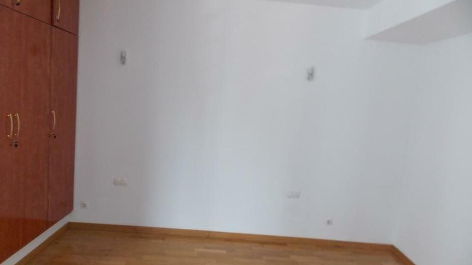 Inchiriez apartament - Poză 4