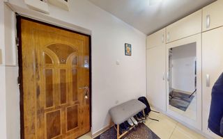 Apartament in zona centrala, la cheie, mobilat, utilat, et intermediar - Poză 8