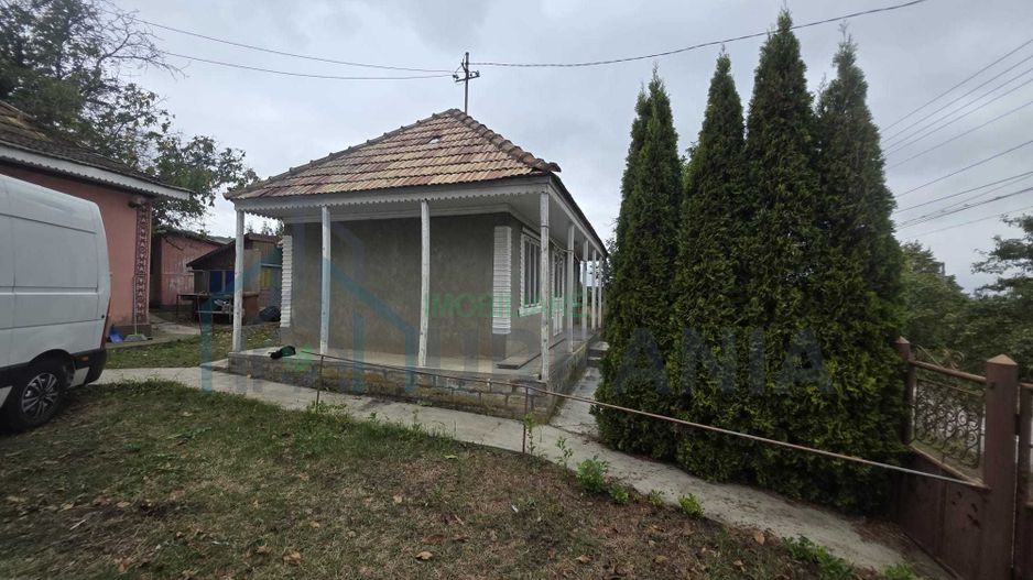 Case tradiționale în Scoposeni, comuna Gorban - 2 locuințe pe teren de 2400 mp - Poză 3