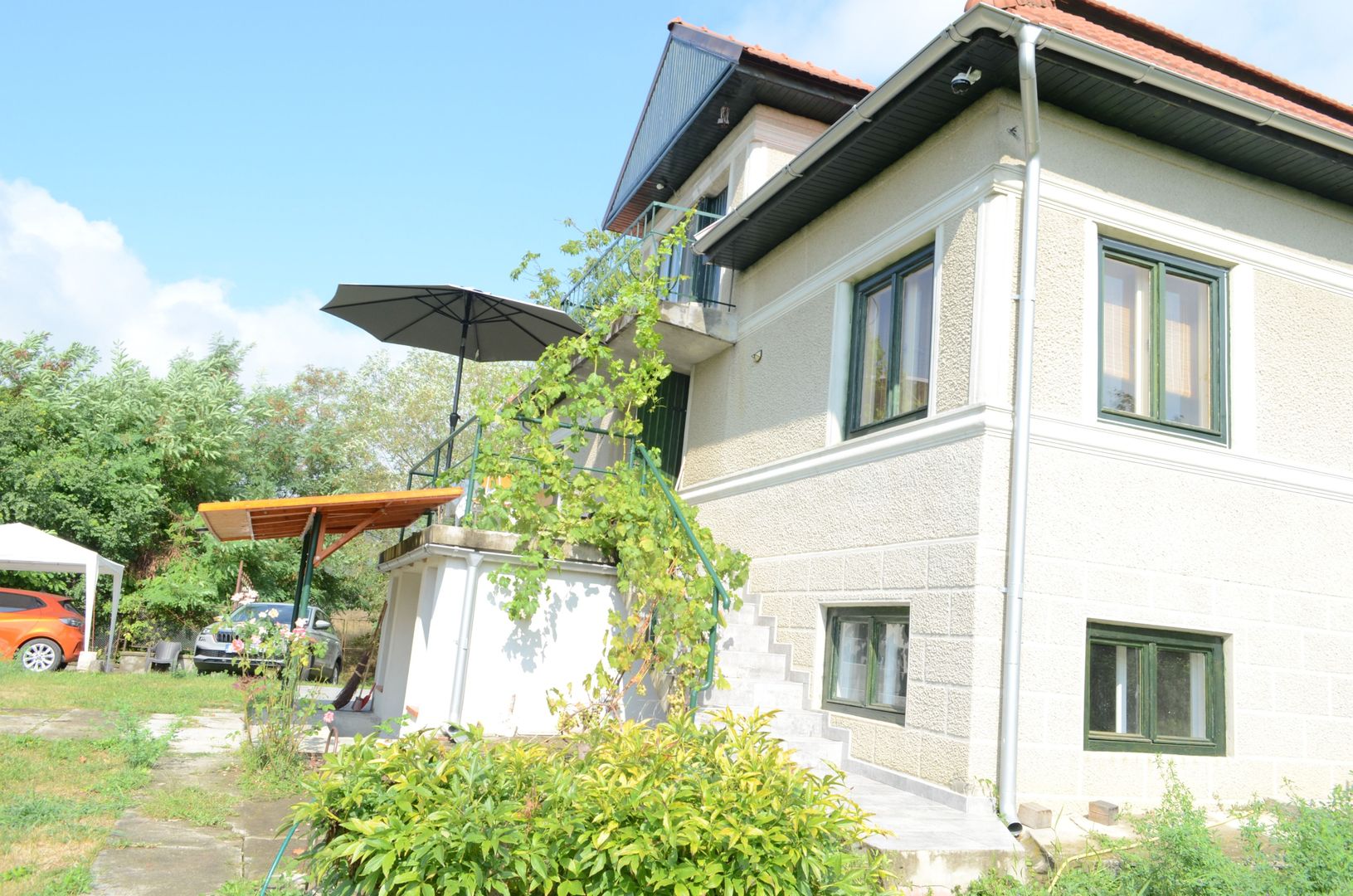 Casa renovata la tara complet mobilata si utilata - Poză 2
