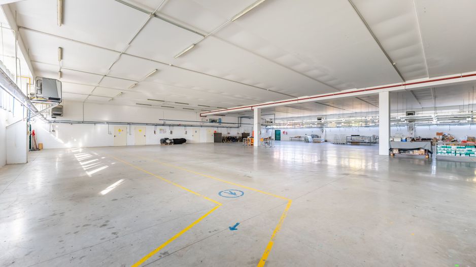 Hală producție în localitatea Sântana - Poză 3