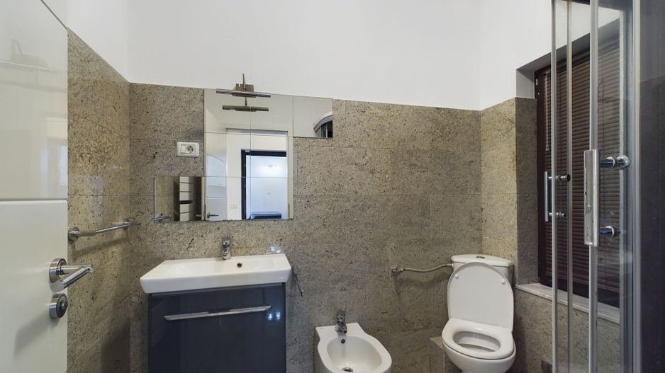 Vilă de lux cu două locuințe, în Dumbrăvița – Locație Excelentă! - Poză 36