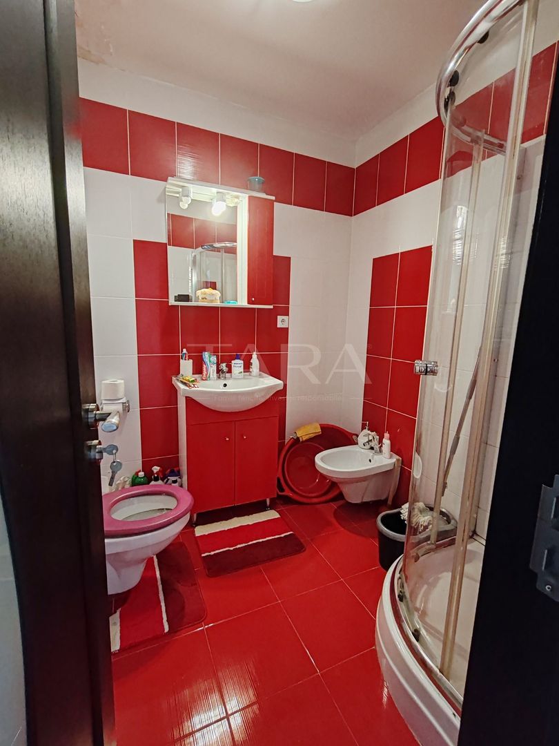 Apartament cu 3 camere, 81 mp, 2 balcoane de 18 mp, zona Panemar. - Poză 7