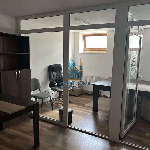 Casă pe 3 nivele, cu 13 camere-zonă centrală, str. Mihail Kogălniceanu - Poză 5