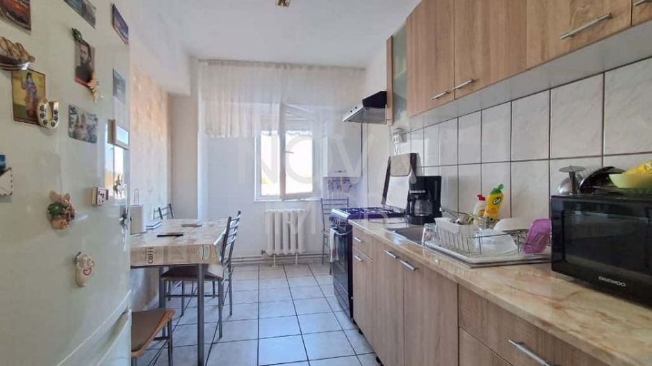 Apartament 3 camere de vanzare, Zona Garii - Poză 4