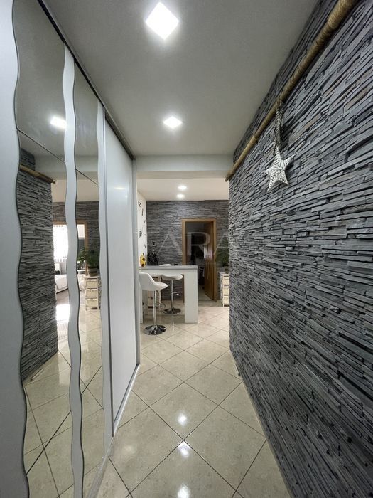 Apartament cu 3 camere, balcon, zona Florilor – Florești. - Poză 1