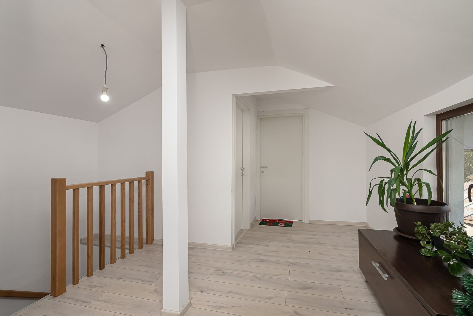 Casă modernă în Tâncăbești – 5 camere și natură la doi pasi - Poză 16