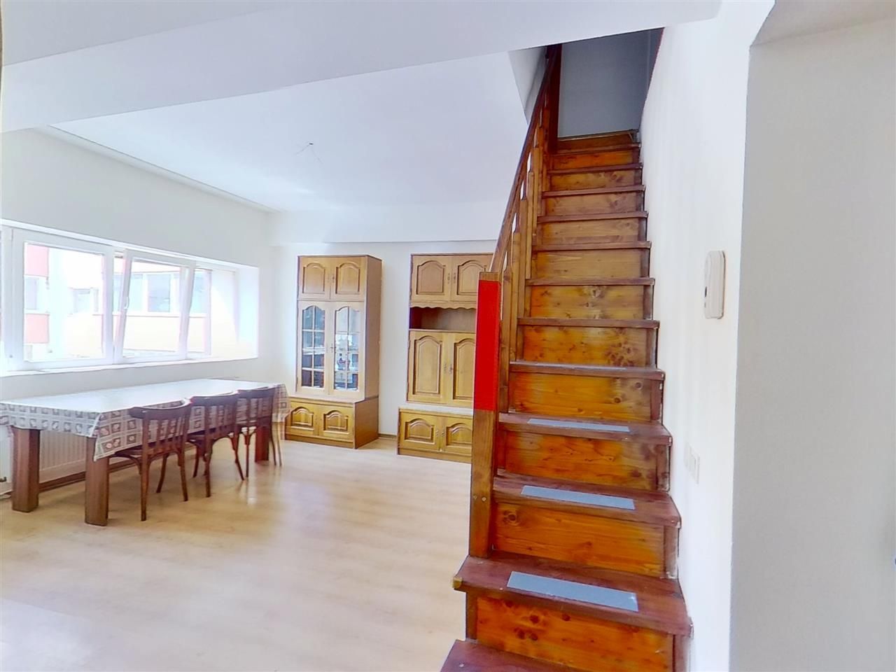 Apartament trei camere, pe doua niveluri, Garii, Brasov - Poză 3