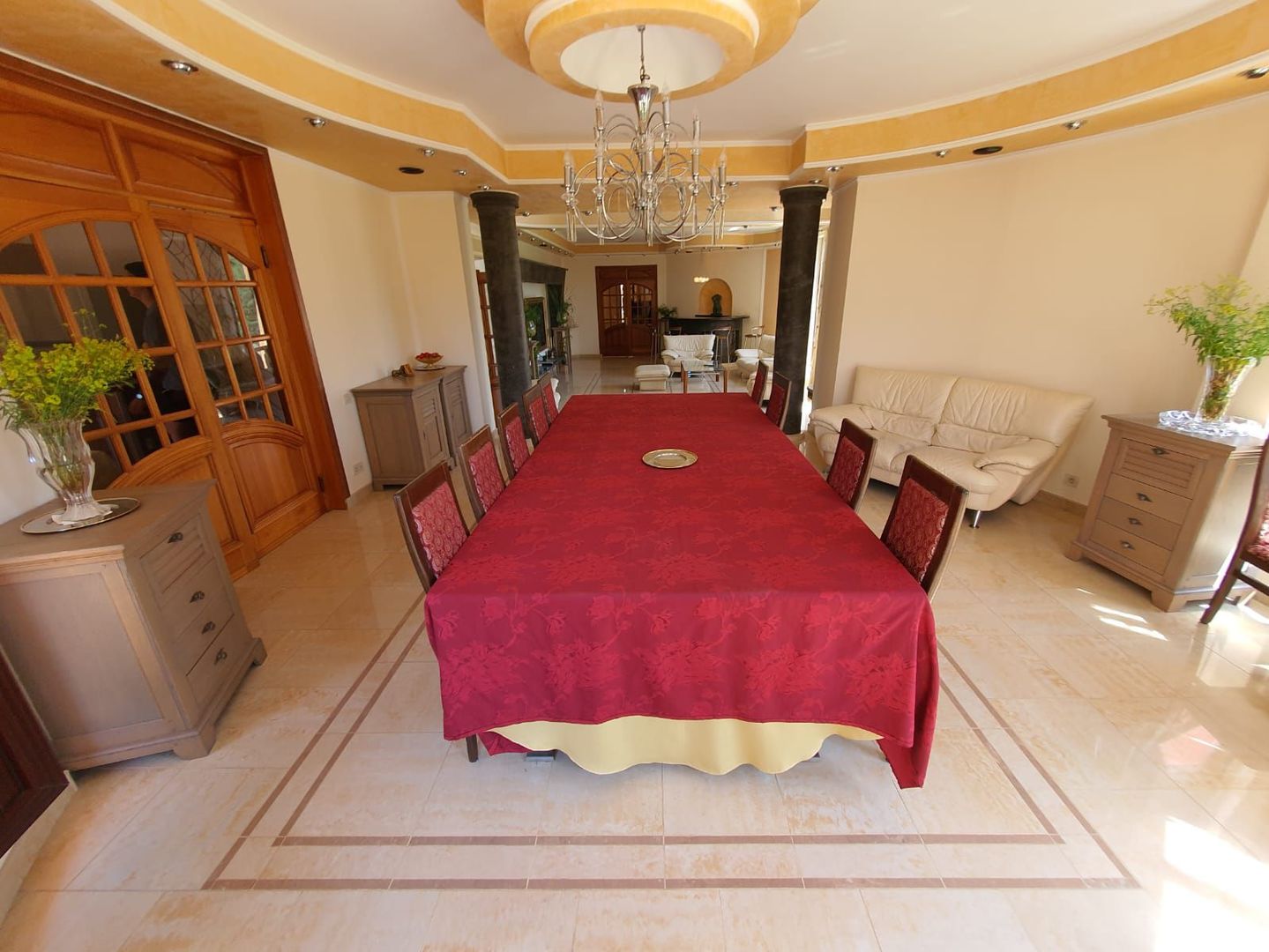 Vila unicata | Teren de 3000 m2 | Piscina si vegetatie matura - Poză 10