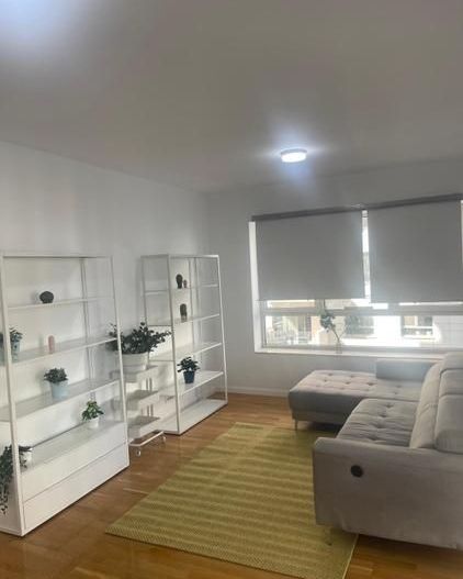 Apartment Închiriat -  Mobilier nou cu loc de parcare inclus - Poză 1