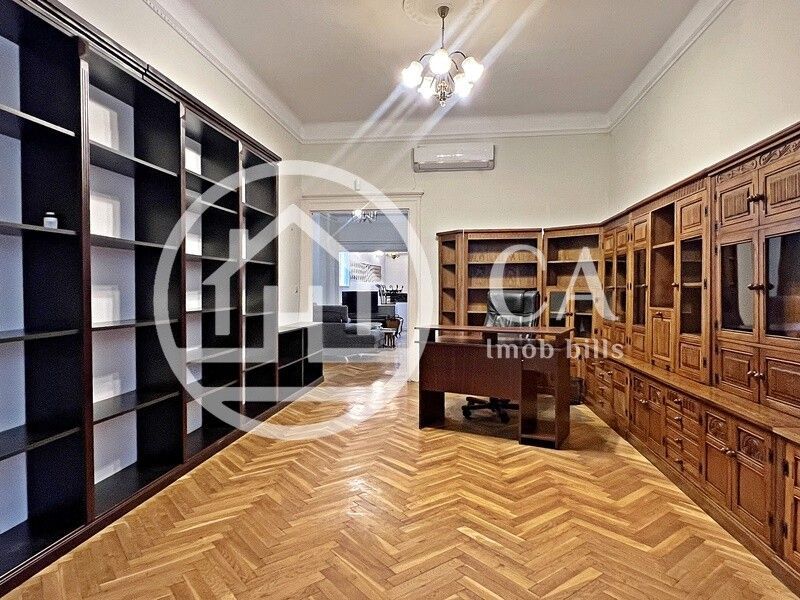 Apartament de închiriat cu 4 camere în zona ultracentrală, Oradea - Poză 10