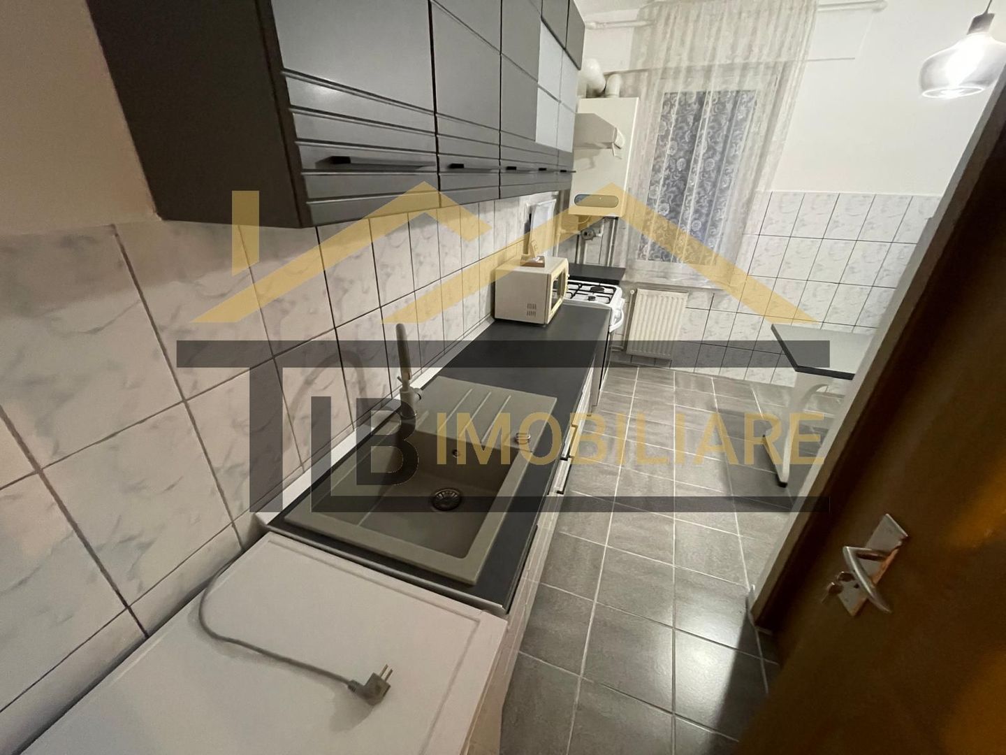 Apartament cu 4 camere, 85mp, Zona Fortuna - Poză 9