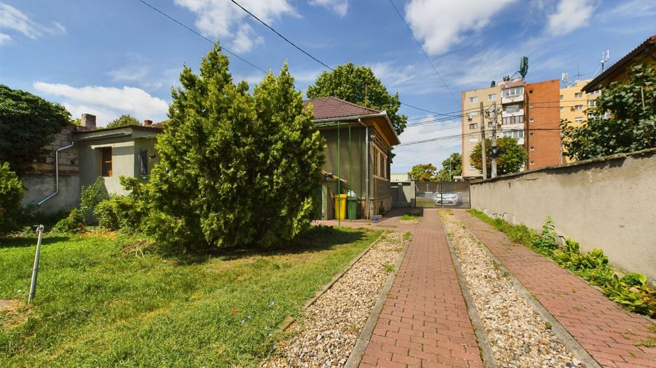 Proprietate multifuncțională într-o locație Centrală - Poză 14