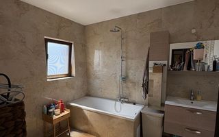 Apartament singur pe etaj, 2 balcoane și parcare, Andrei Mureșanu. - Poză 9
