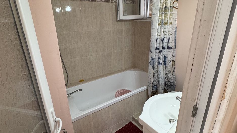 ofer spre vanzare casa zona Centrala - Poză 4