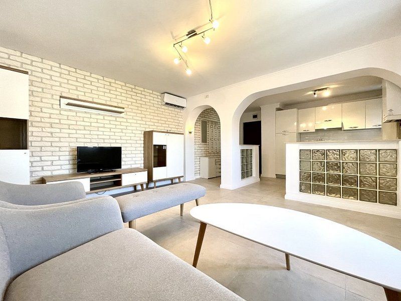 Apartament în Piața Victoriei, de închiriat, 2 camere - Poză 2