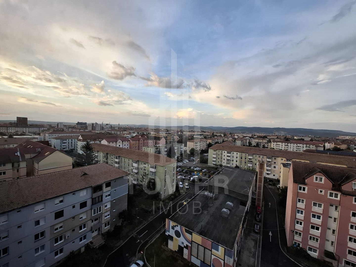 De vânzare apartament 2 camere – zona M. Viteazu cu priveliste deosebita - Poză 1