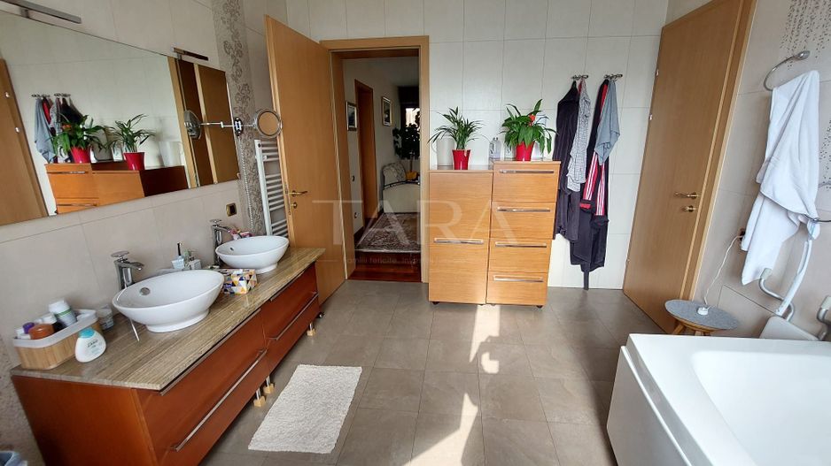 Casă cu 5 camere. de vânzare in Floresti, zona Parcului Poligon. - Poză 25