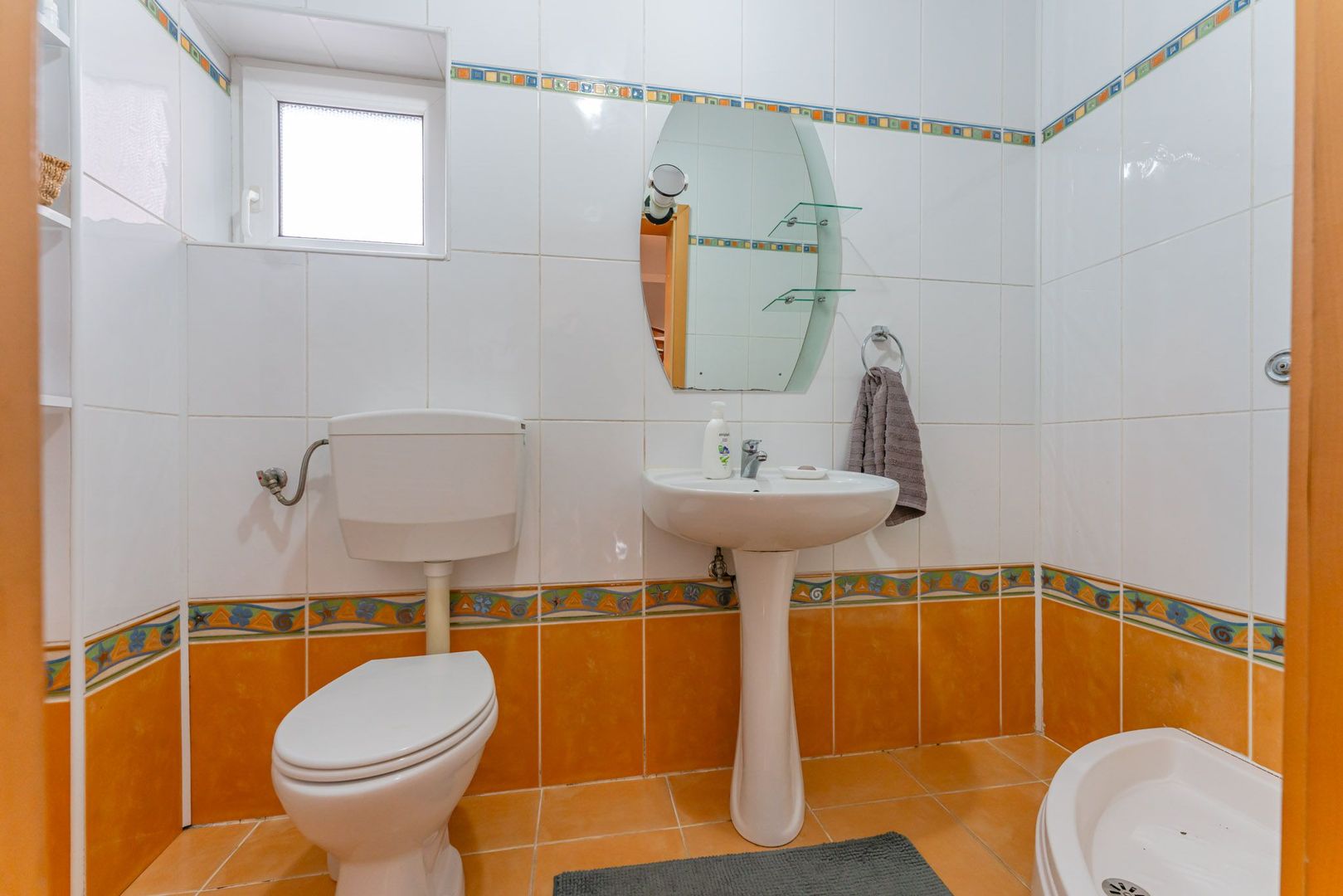 Casă spațioasă pentru familie în Hărman: 5 camere, 670 mp teren - Poză 8