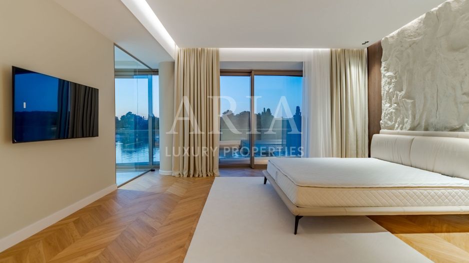 VILA FRONTLAKE SNAGOV – acolo unde arhitectura întâlnește libertatea - Poză 8