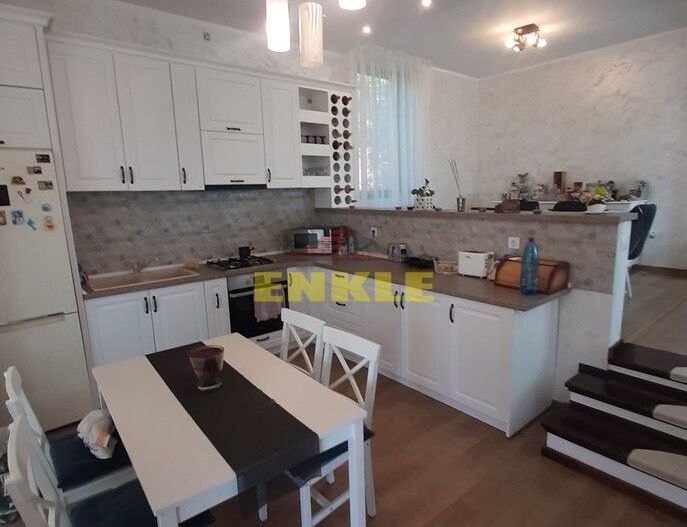 Vila 5 camere, Lebada , finisaje de lux, pret 295000 euro neg - Poză 3