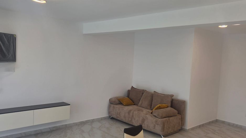 Apartament  2 camere Tractoru ,bloc nou! - Poză 2